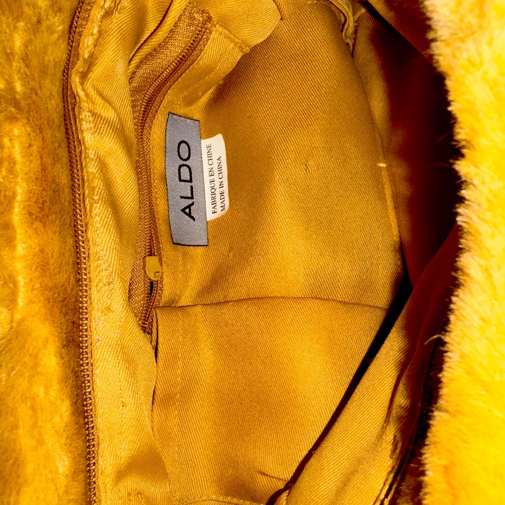 Carmel plush cutie pie bag